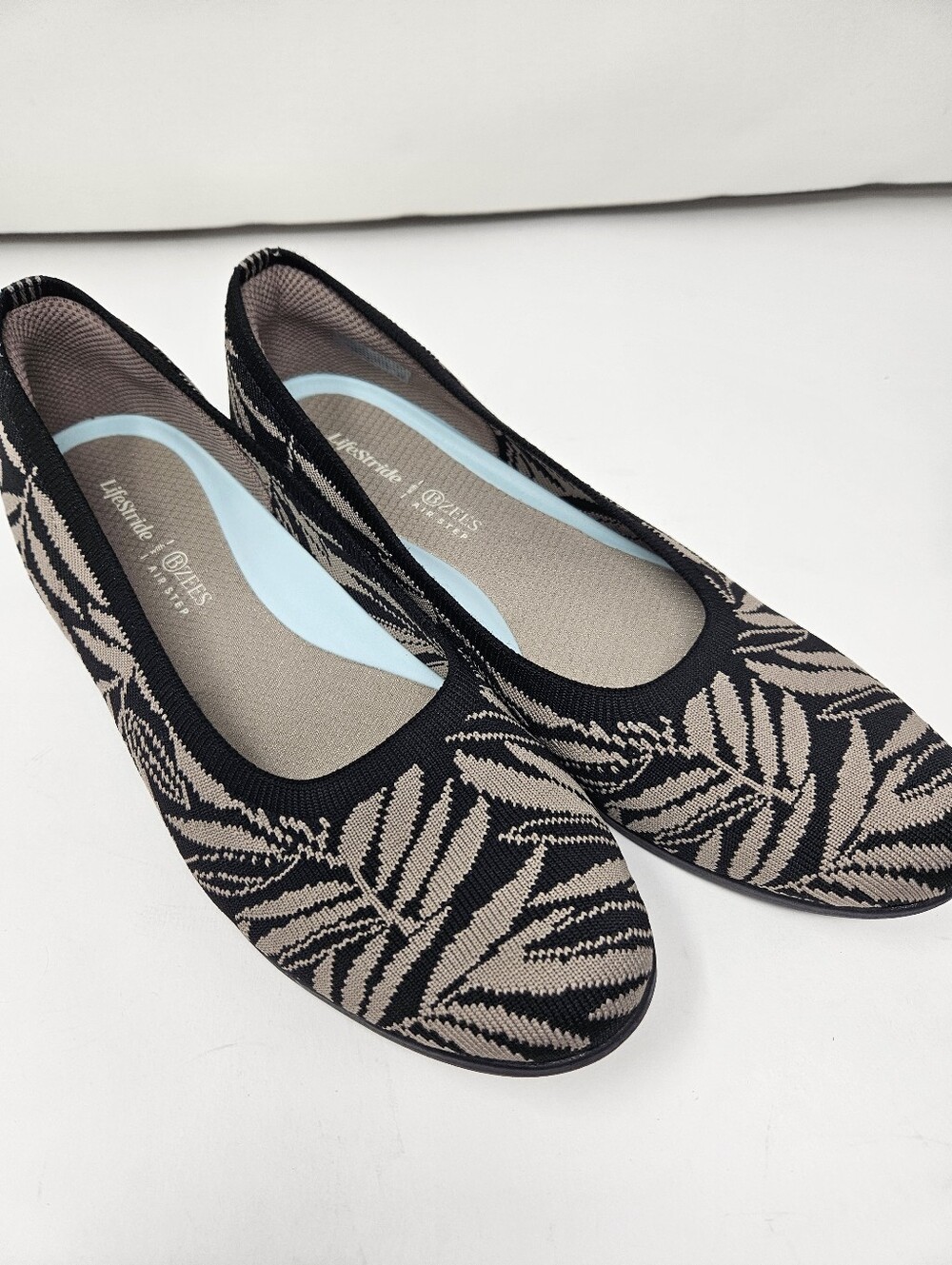 Bzees For LifeStride Kit Ballet Flats Black And Beige Leaf Print Comfort 11
